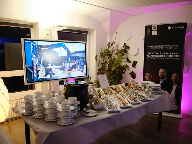 Catering-Tisch beim WJ-Businesstalk bei pxMEDIA